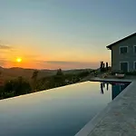 Nyaraló New With Infinity Pool Near Acqui Terme Castel Rocchero