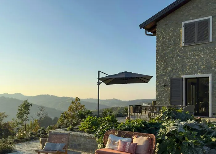 New With Infinity Pool Near Acqui Terme