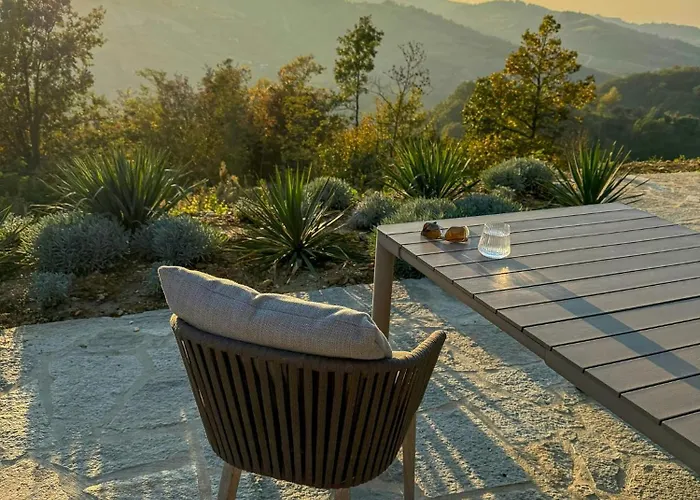 펜션 New With Infinity Pool Near Acqui Terme *
